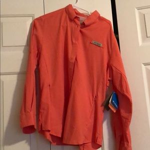 Coral XL women’s Columbia fishing shirt